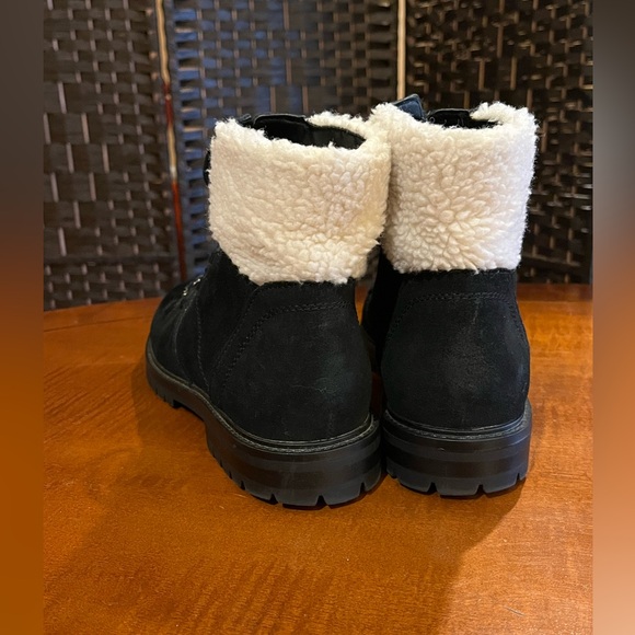 Marc Fisher Hopee Booties black suede w/ white faux fur/ Sherpa trim Lug sole 10 - Picture 4 of 12